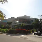 Aguamarina Beach Resort